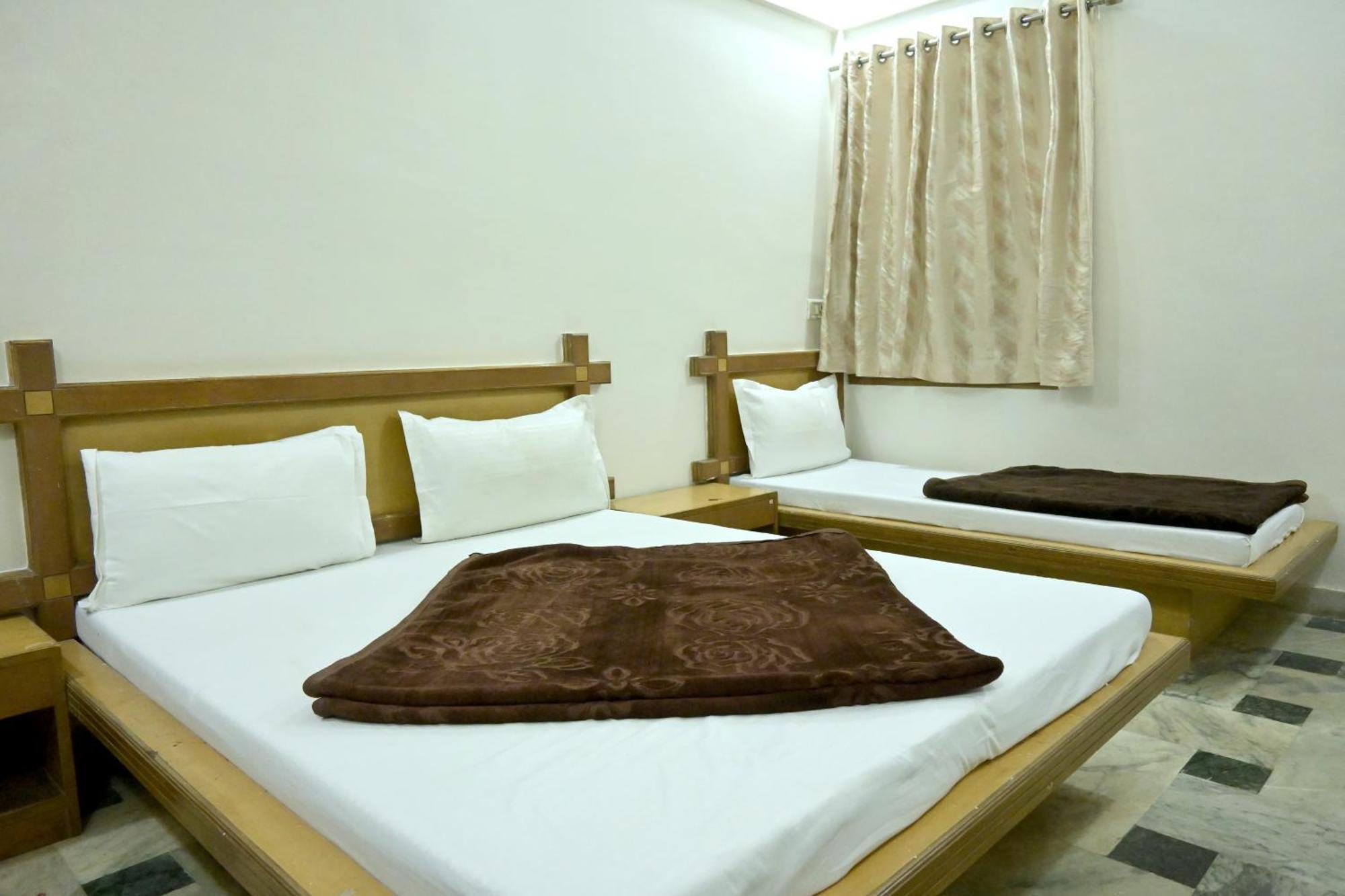Hotel Roshan Palace Ambaji エクステリア 写真