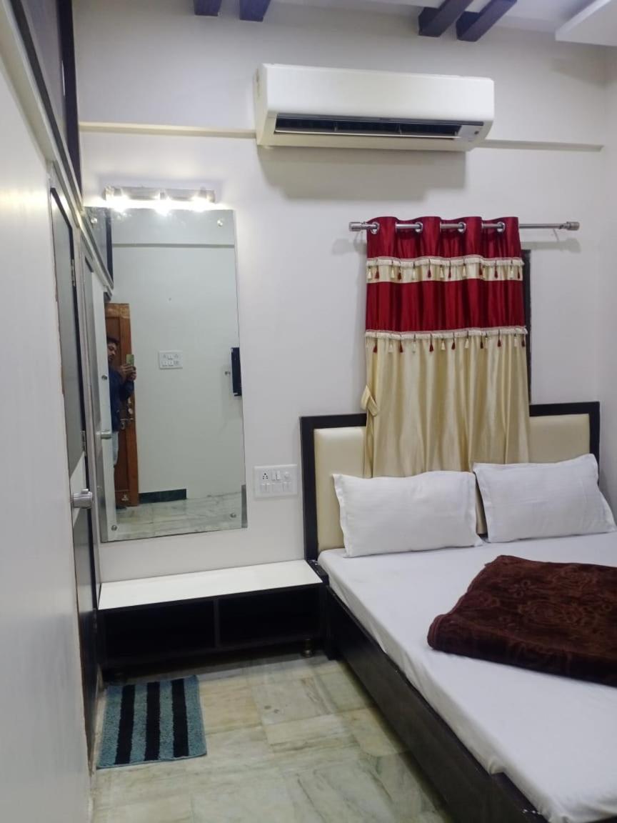 Hotel Roshan Palace Ambaji エクステリア 写真
